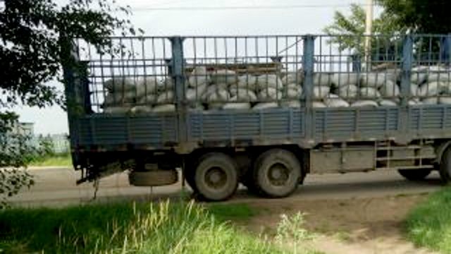 Freight vehicle hauling off Christians’ possessions