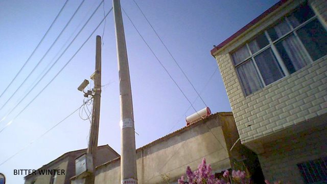 The camera installed by the CCP at the front entrance of Zhang Rendao’s home