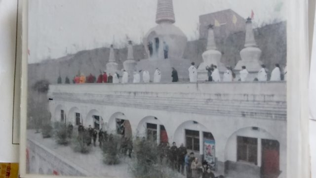Worshipers at the Guanghua Temple