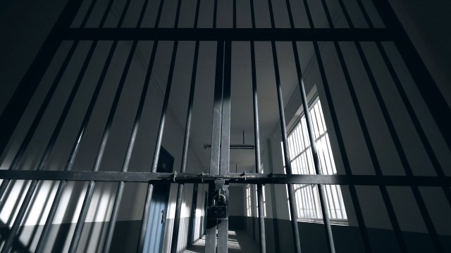 prison's door