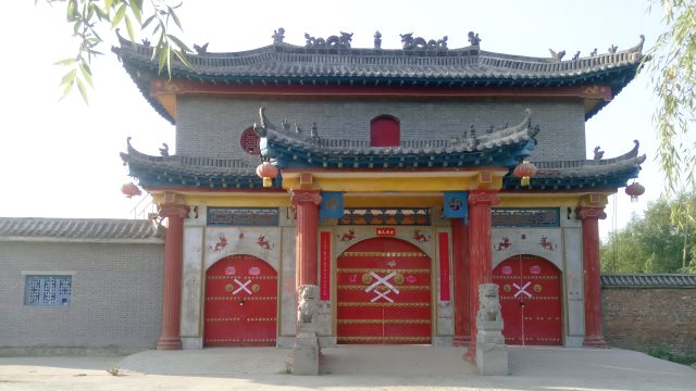Dragon King Temple at Longze Lake in Shangqiu city is forcibly shut down.