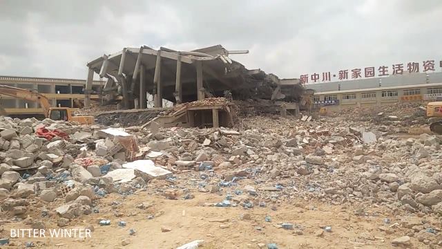Framework of the mosque destroyed; no vestiges of the mosque remain