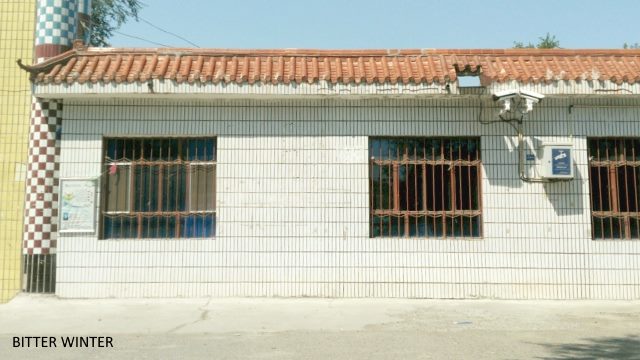 Photo 3: Two cameras have been installed on the right side of the mosque’s main entrance.