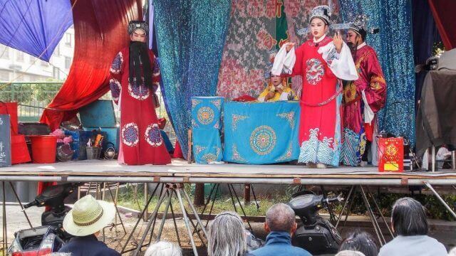 act in an opera