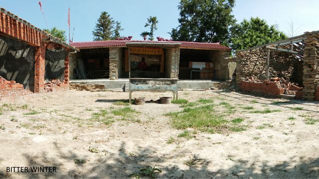 Panoramic view of Changling Buddhist temple after the destruction