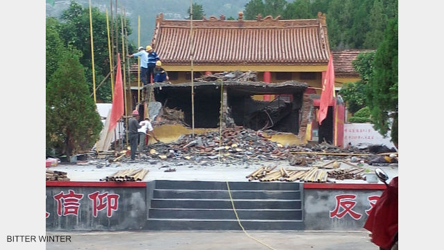 The giant Buddha statue at Jiushan Park has been completely demolished