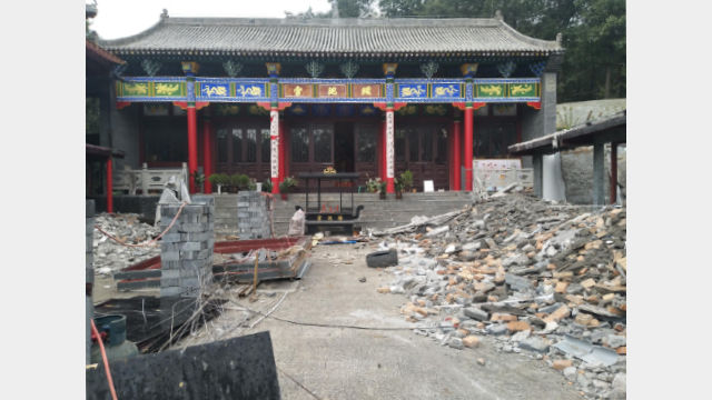 Only the main hall of the Yaochi Palace temple remains after its demolition.