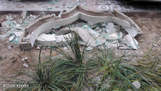 The Arabic-style decorations that have been removed from residential buildings.