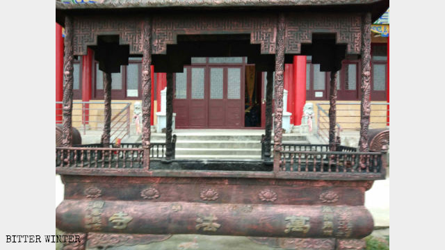 The incense burner of Wanfa Temple.