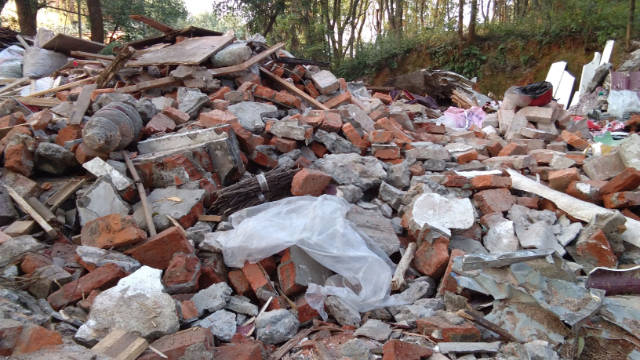 Xishan Temple has been turned into a pile of ruins.