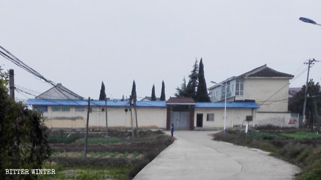 An abandoned elementary school in Zaoshu village in Shaanxi that has been turned into a legal education center.