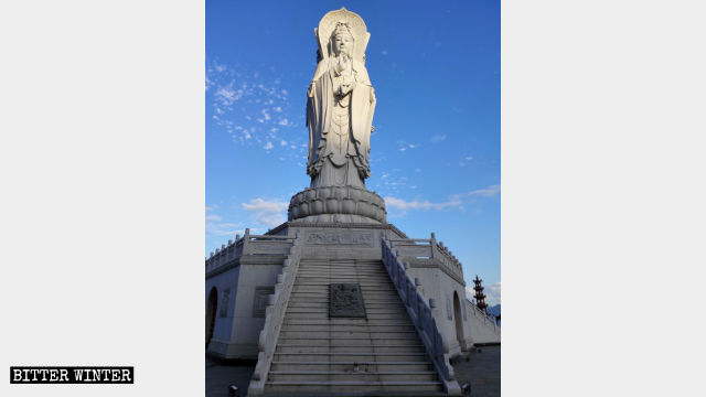 The original appearance of the Three-Faced Guanyin statue.