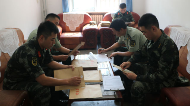 A Security Section of the Ninth On-duty Division of People’s Armed Police Corps is carrying out reviews of political assessments of new recruits.