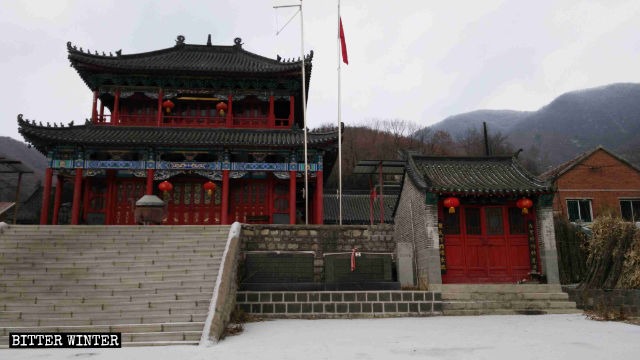 Ruifeng Taoist Temple on Longfeng Mountain