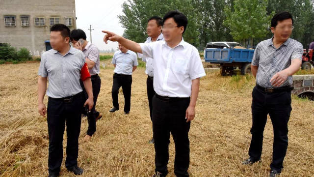 Government officials of a county in Henan are conducting an inspection.