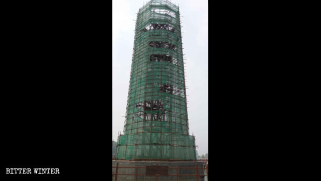The Guanyin statue in Baiyangdian Grand View Garden was dismantled in March.