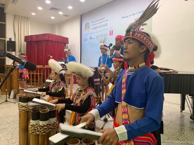 Taiwanese tribal musicians at the conference’s official dinner