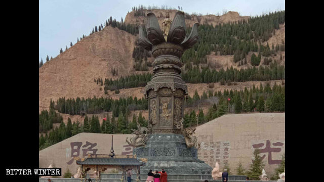 The height-adjustable bronze Guanyin statue Yuncheng was over 30 meters high.