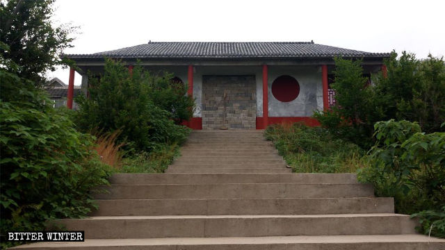 Sanhuangmang Temple has been sealed off