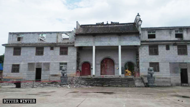 After renovations, Shushan Temple doesn’t look like a place of worship.
