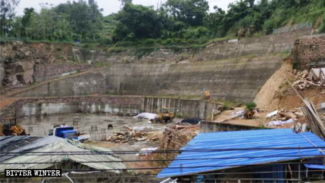 Work came to a halt after the government obstructed construction